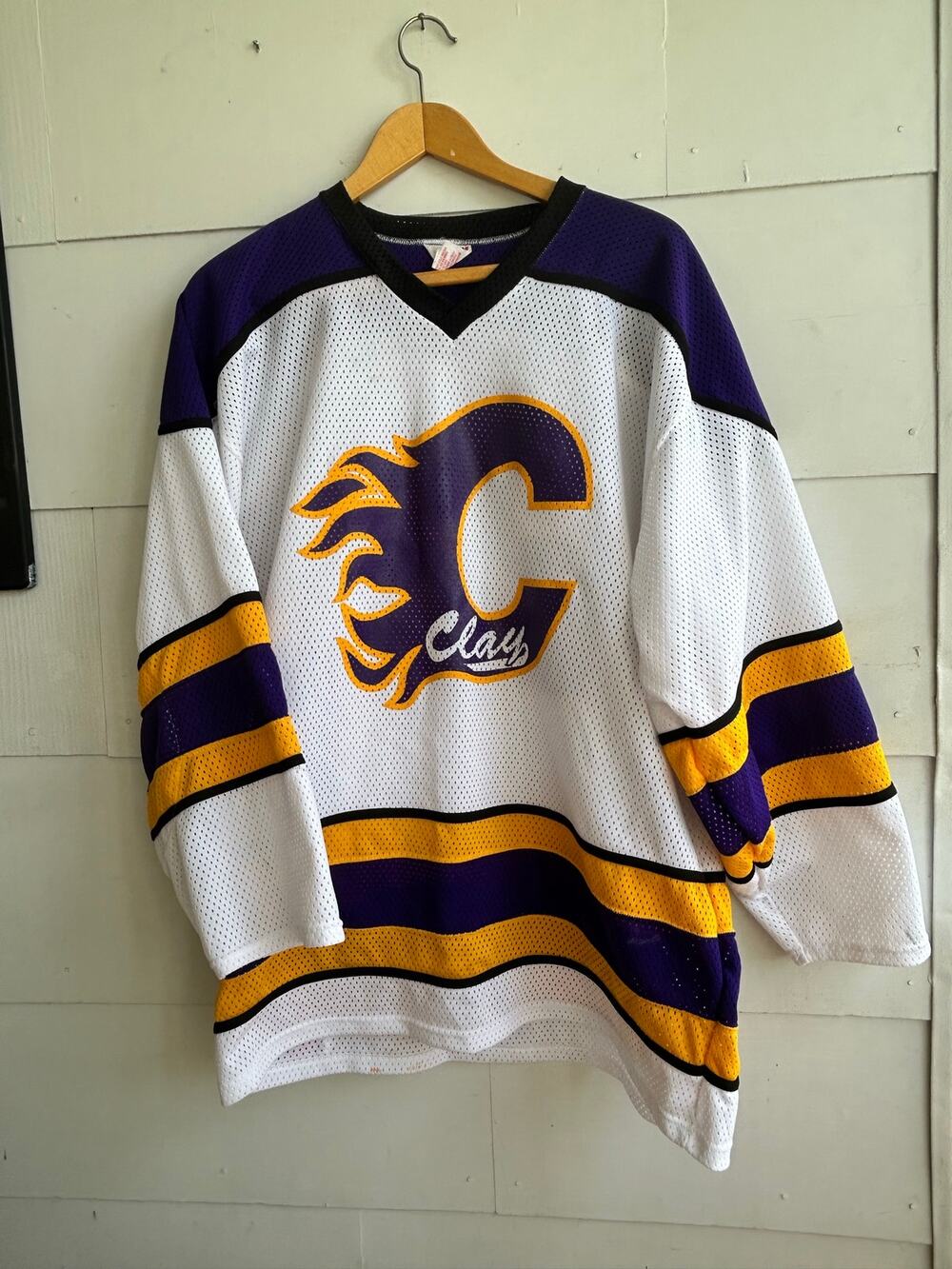 VTG Calgary Flames Projoy Hocley Jersey #22 Size XL made in Ontario CA